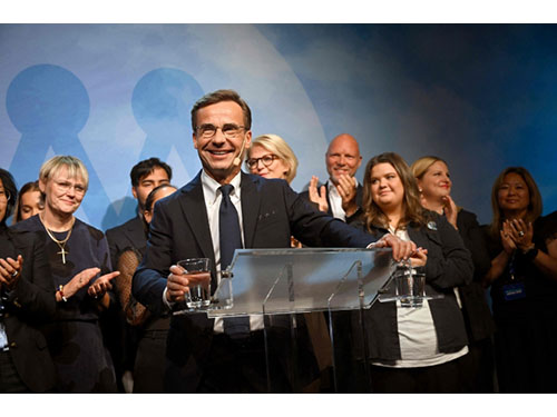 Švedijos konservatoriai po nedidele persvara pasiektos pergalės formuos vyriausybę